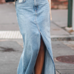 A saia jeans longa retorna como tendência para o verão 2025
