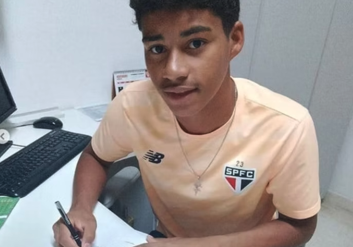 Uirapuru revela nova promessa: Benjamin, de 14 anos, assina contrato com o São Paulo