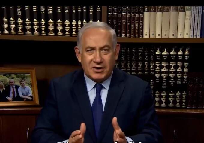 Netanyahu solicita perdão ao presidente de Israel durante julgamento por corrupção.