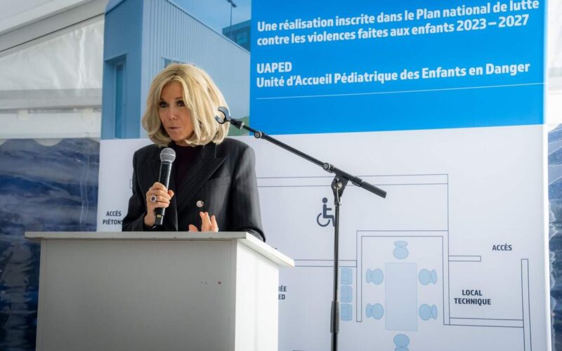 Após protesto em Paris, vídeo revela Brigitte Macron insultando feministas de forma grosseira