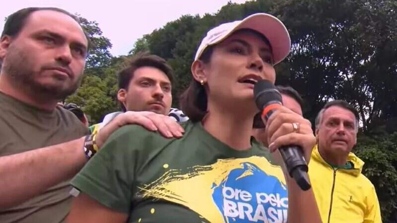 União dos filhos de Bolsonaro cria racha público e expõe conflito com Michelle