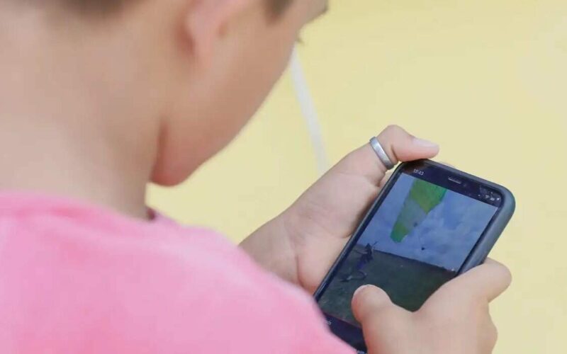 Austrália proíbe uso de redes sociais por menores de 16 anos a partir desta quarta; saiba mais sobre as novas regras