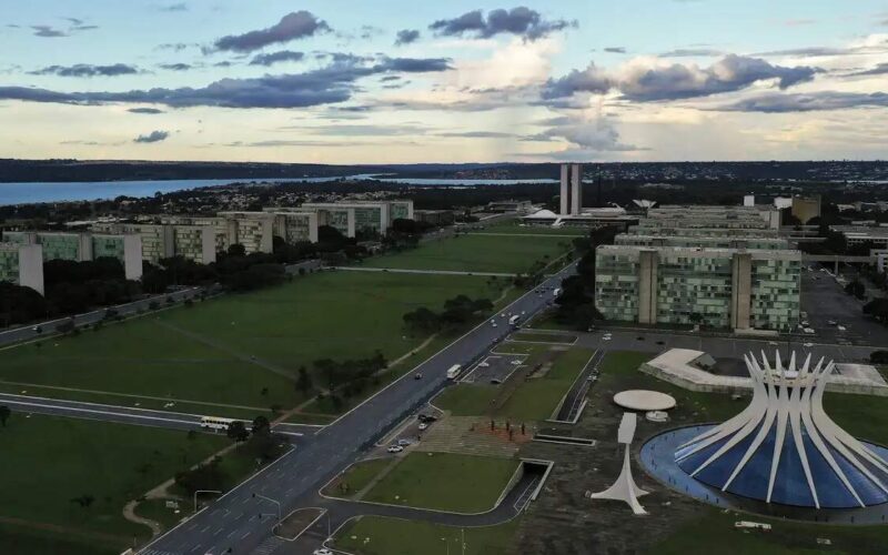 Criação de mais de 4 mil cargos de confiança durante governo Lula marca novo recorde no funcionalismo brasileiro