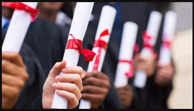 MEC espera homologação para regra que proíbe emissão de diplomas de pós-graduação por cursinhos on-line.