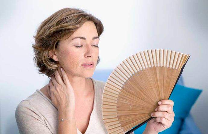 Muitas mulheres enfrentam descrédito ao falar sobre sintomas da menopausa.