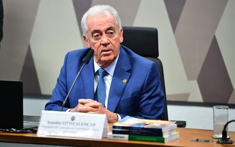 Presidente de comissão do Senado condiciona avanço de projeto de redução de penas à restrição aos réus do 8 de Janeiro