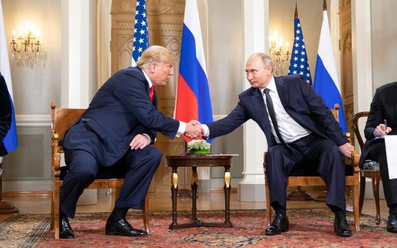 Conversa “produtiva” entre Trump e Putin: tensões na Ucrânia continuam