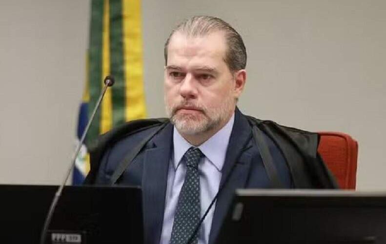 Descubra a identidade do empresário que acompanhou Dias Toffoli e advogado do caso Banco Master na final da Libertadores.