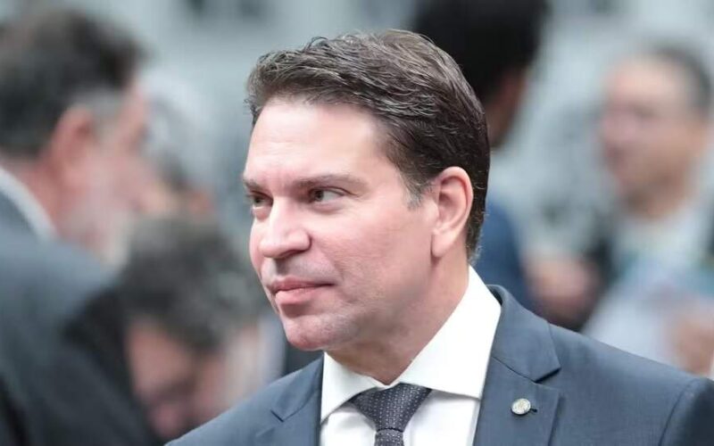 Especialistas acreditam que Brasil enfrentará obstáculos para obter extradição de Alexandre Ramagem