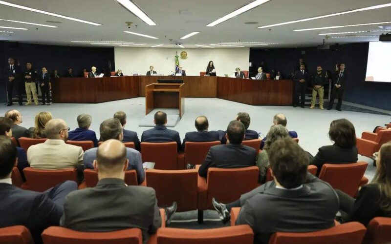 Julgamento dos seis réus do “núcleo 2” da trama golpista tem início no Supremo Tribunal