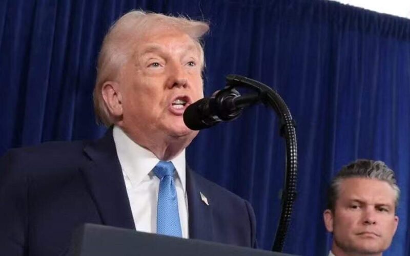 Trump assegura que Venezuela não está em guerra com os Estados Unidos e adia possíveis eleições por 30 dias.