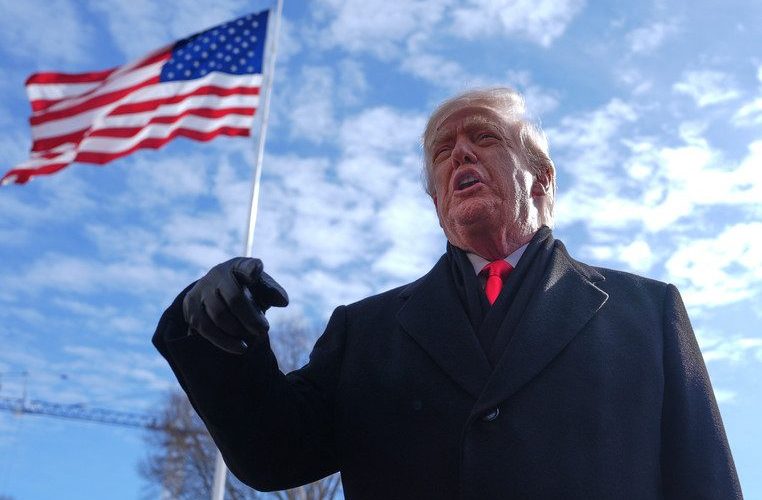 Trump introduz taxa global de 10% após decisão da Suprema Corte revogar aumento de tarifas