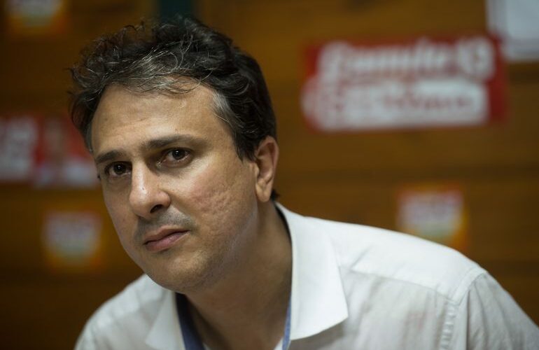 Ministro da Educação Camilo Santana ganha apoio com crescimento de Ciro Gomes na corrida pelo governo do Ceará