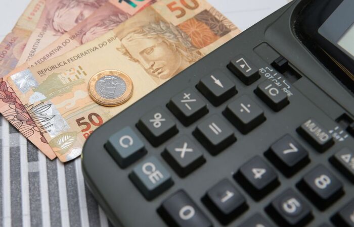 Banco Central anuncia redução da taxa Selic em março, porém manterá política de juros rigorosos