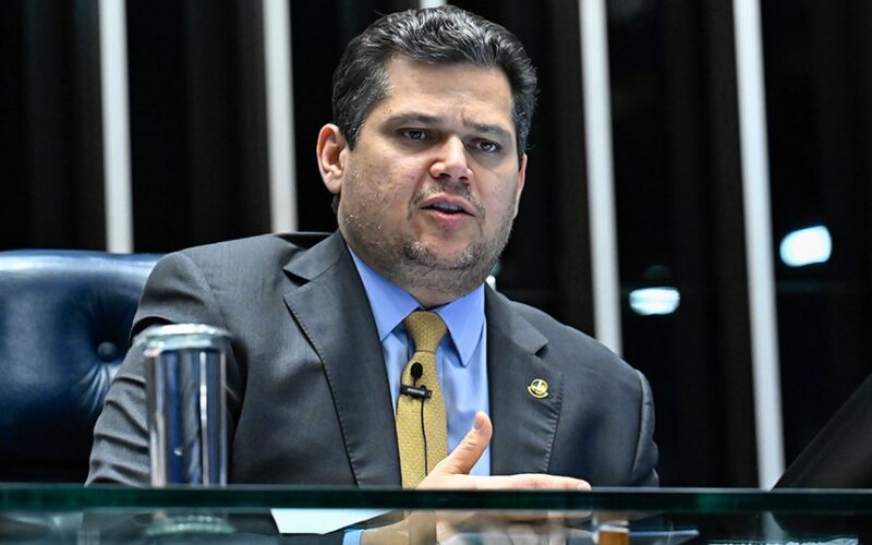 Presidente do Senado garante independência do Congresso na abertura do ano legislativo