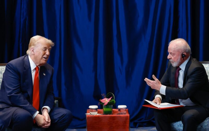 Trump convida Lula para participar de conselho de paz em Gaza, mas presidente brasileiro ainda não respondeu.