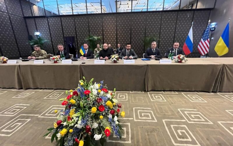 Negociações de paz entre Rússia e Ucrânia são reiniciadas