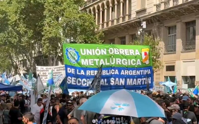 Argentina aprova jornada de trabalho de 12 horas