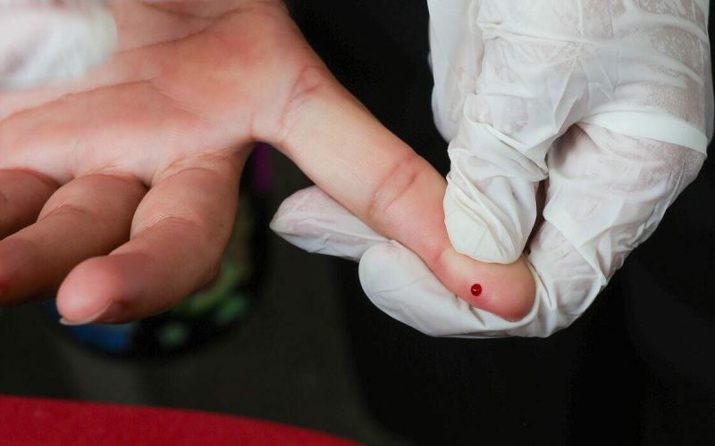 Exame de detecção rápida de dengue agora disponível pelo SUS