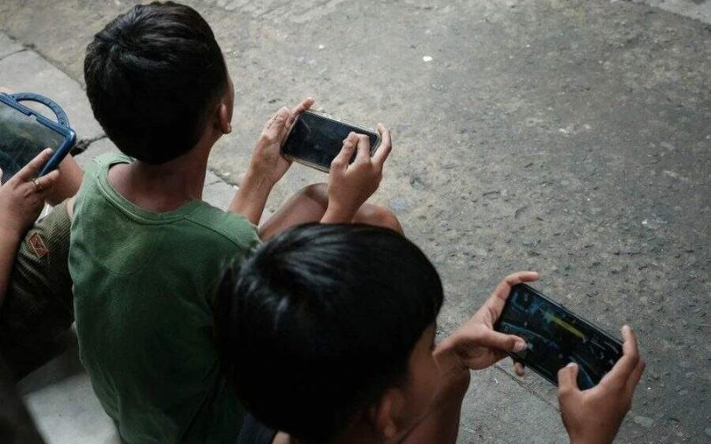 Menores de 16 anos não podem usar redes sociais na Indonésia