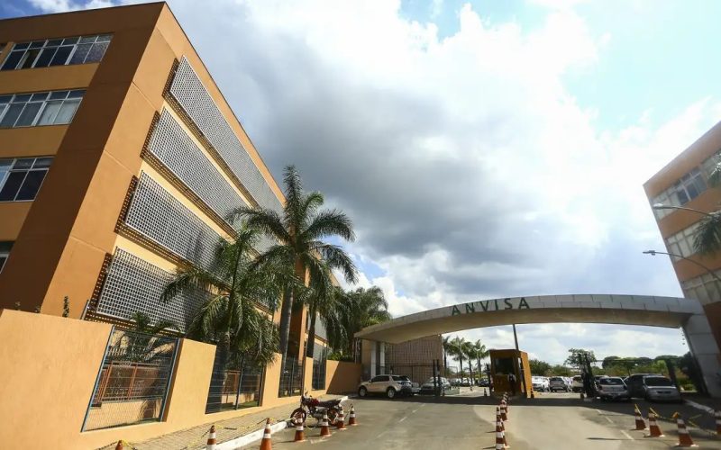 Anvisa veta canetas de emagrecimento Gluconex e Tirzedral, importadas do Paraguai