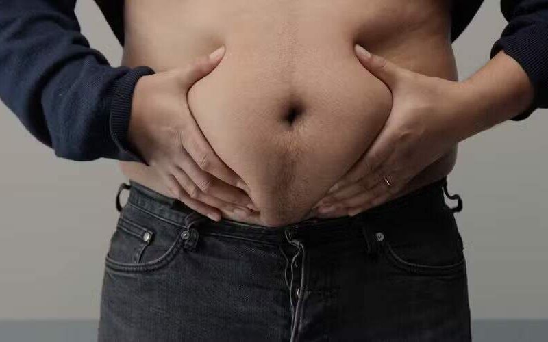 Descubra as razões da gordura na região abdominal e aprenda a se livrar da barriguinha indesejada