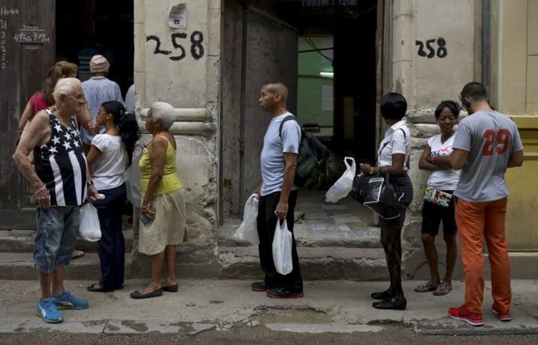 Cuba à beira do colapso: 18 horas de apagão, cirurgias sem anestesia e medicamentos escassos