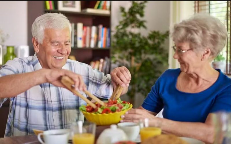 Alimentação ideal para pessoas acima dos 50 anos: como otimizar o ganho saudável de massa muscular