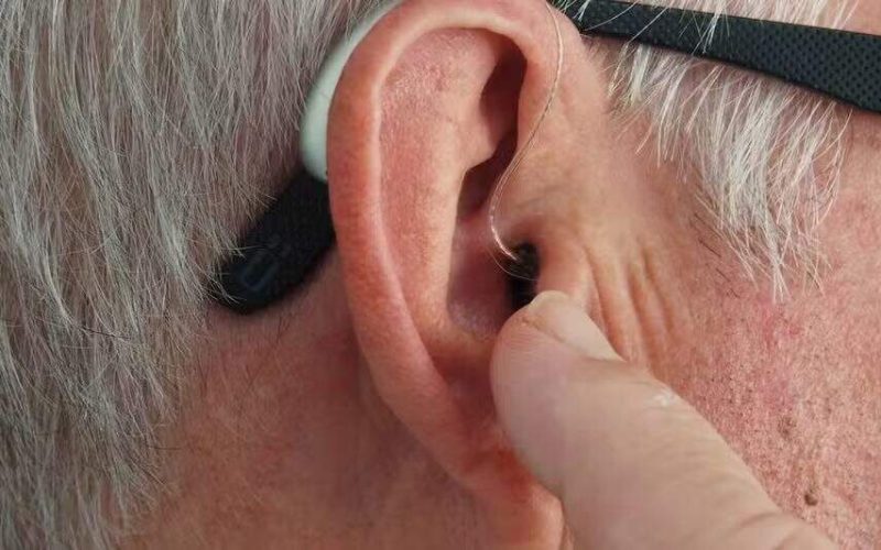 Estados Unidos autorizam pioneira terapia gênica para tratamento de rara deficiência auditiva