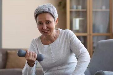 Força física em teste simples pode prever longevidade em mulheres idosas, revela pesquisa