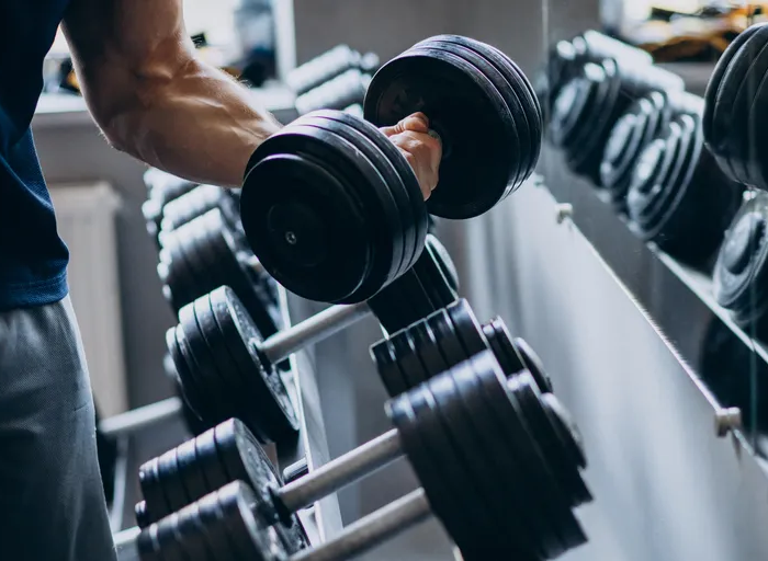 Exercícios de musculação: uma estratégia para prolongar a vida. Qual é a dose ideal? Descubra!