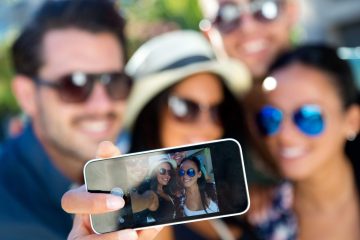 Os motivos por trás da aversão a fotos em grupo: uma análise psicológica