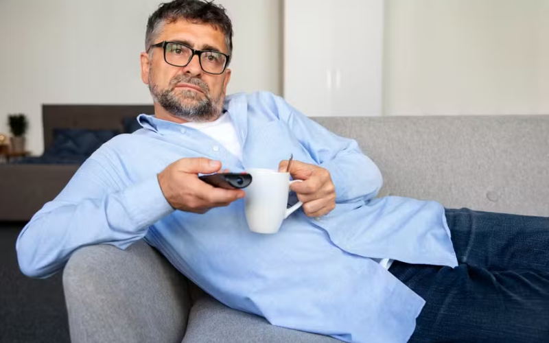Excesso de TV pode impactar negativamente a saúde cerebral, revela pesquisa
