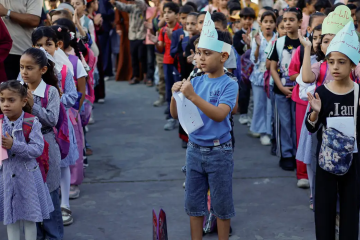 Retorno às salas de aula: estudantes de Gaza reiniciam atividades presenciais após três anos
