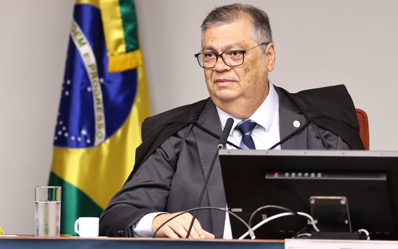 Partido Novo solicita ao STF a revogação da decisão do ministro Flávio Dino em caso que pode investigar Alexandre de Moraes