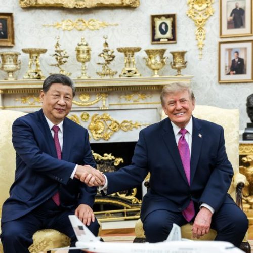 China e EUA intensificam diálogos sobre tarifas após reunião entre Trump e Xi