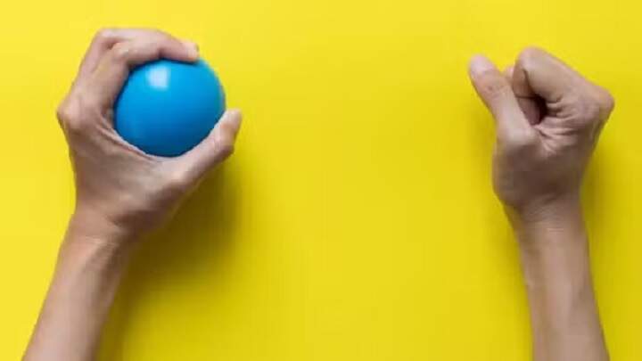 Fortalecendo os Pulsos: A Importância dos Exercícios para Combater os Efeitos da Vida Contemporânea