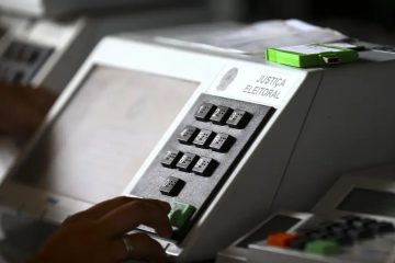Lula e Flávio buscam conquistar eleitores jovens e idosos, grupos que podem decidir o pleito.