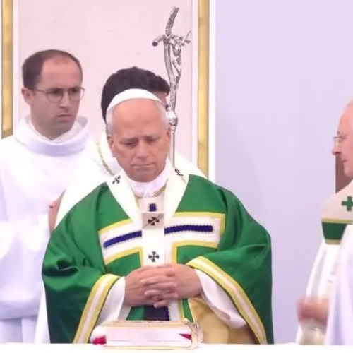 Papa clama por reconhecimento das falhas dentro da Igreja Católica