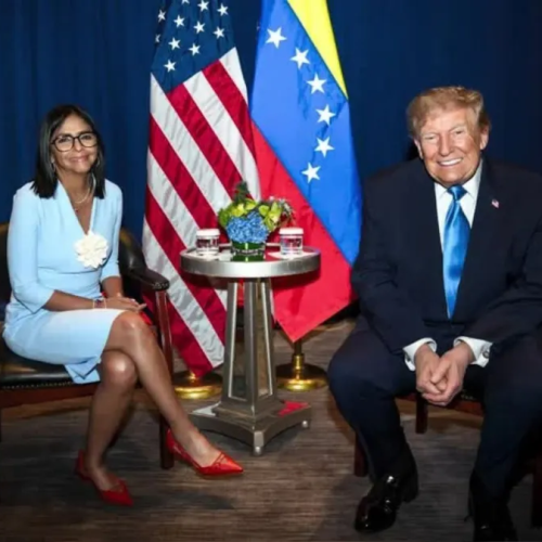 Encontro entre Trump e Delcy Rodríguez em Nova York gera indignação entre venezuelanos