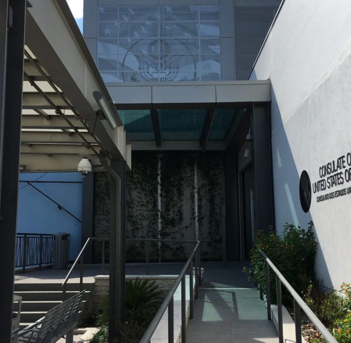 Estados Unidos interrompem serviços na Embaixada e consulados no Brasil por motivos de segurança