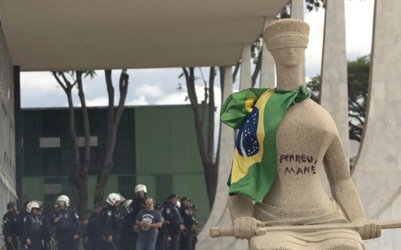 Cabeleireira “Débora do Batom” recebe autorização para transição ao regime semiaberto pelo ministro Alexandre de Moraes