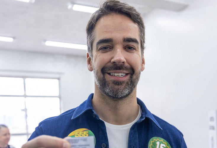 Eduardo Leite parabeniza gaúchos pela escolha democrática e deseja sucesso ao novo governo